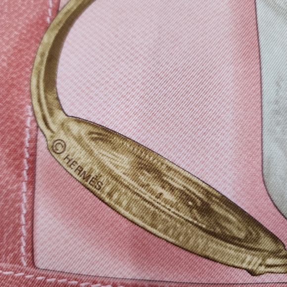 Hermès Projets Carrès Silk Scarf 90 Pink - Picture 5 of 8